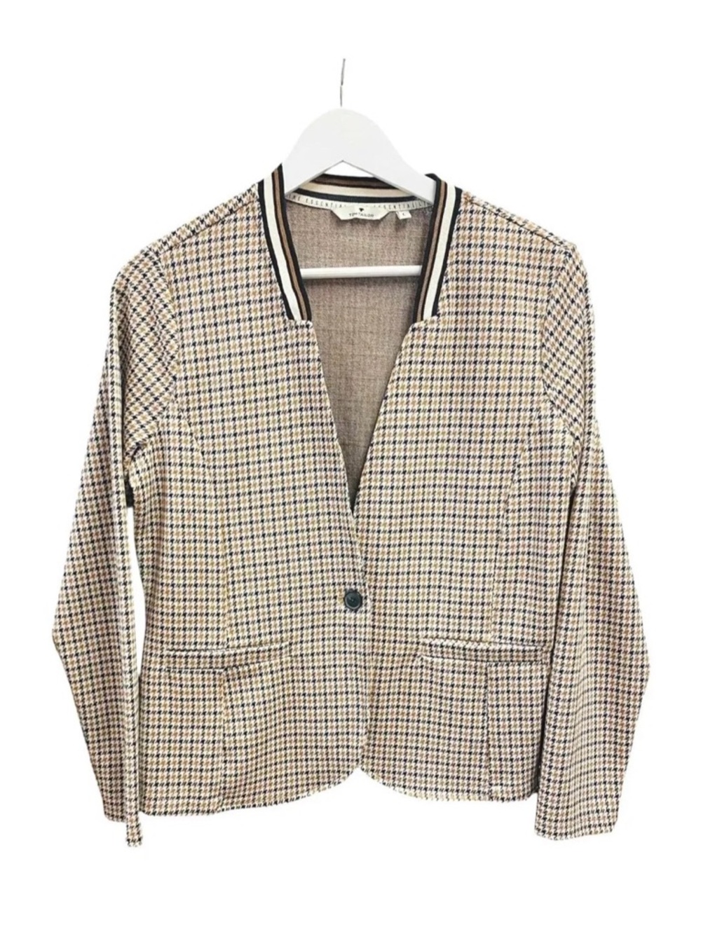 #TomTailor #DarkAcademia #HoundstoothCheck #CamelStyle #NeutralAesthetic #Preppy